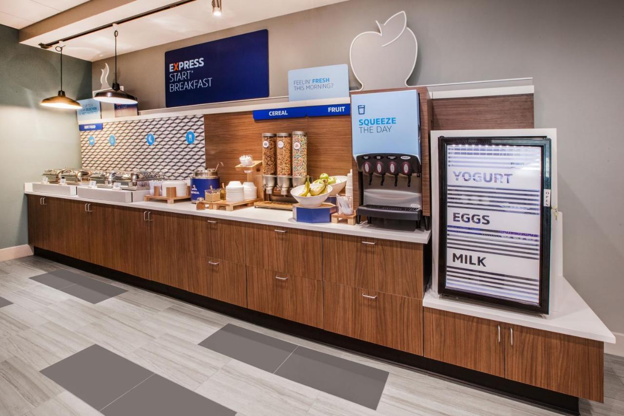 Holiday Inn Express Dayton By Ihg Exterior foto