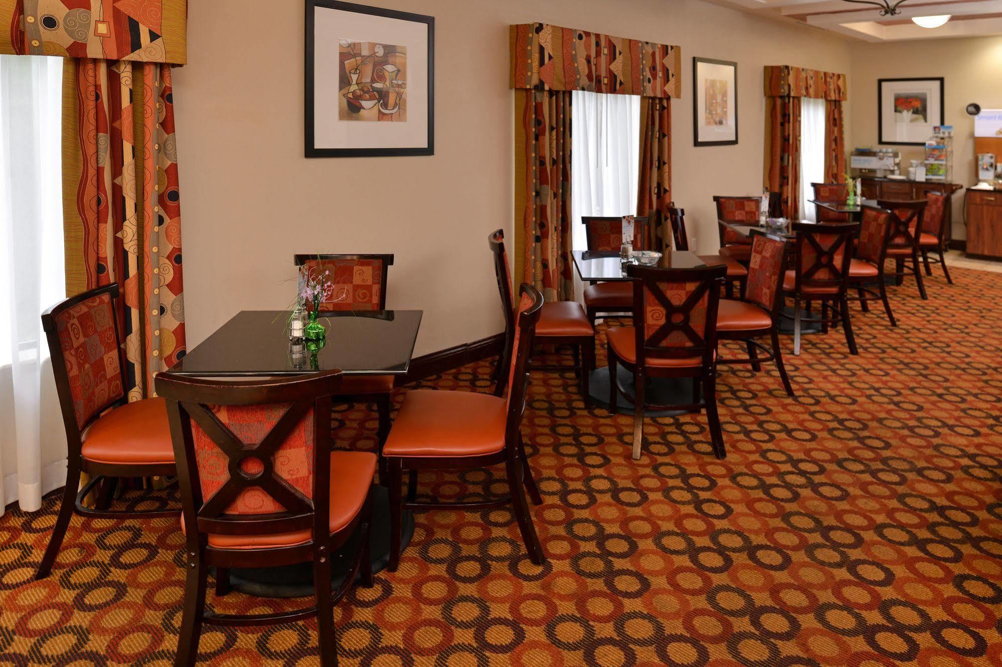 Holiday Inn Express Dayton By Ihg Exterior foto